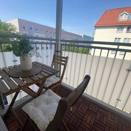 Charming Apartment - Balcony - Wifi - Kitchen Magdeburg Eksteriør billede